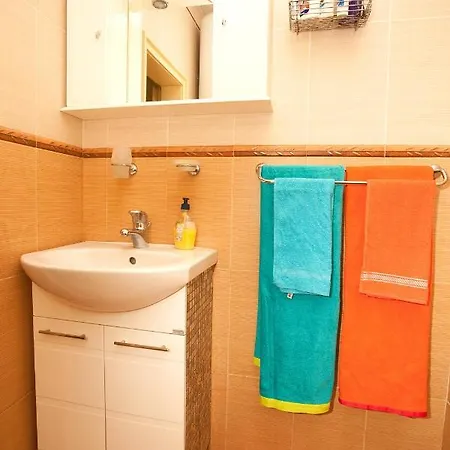Cozy 1 Bedroom With A/c And Free Wi-fi