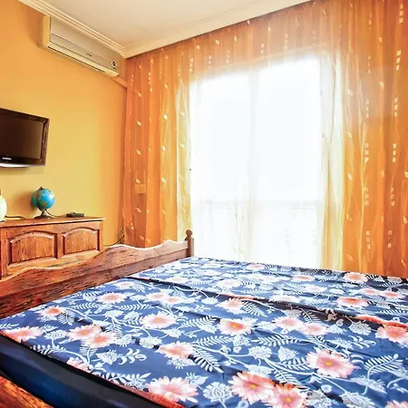 Cozy 1 Bedroom With A/c And Free Wi-fi Apartment *